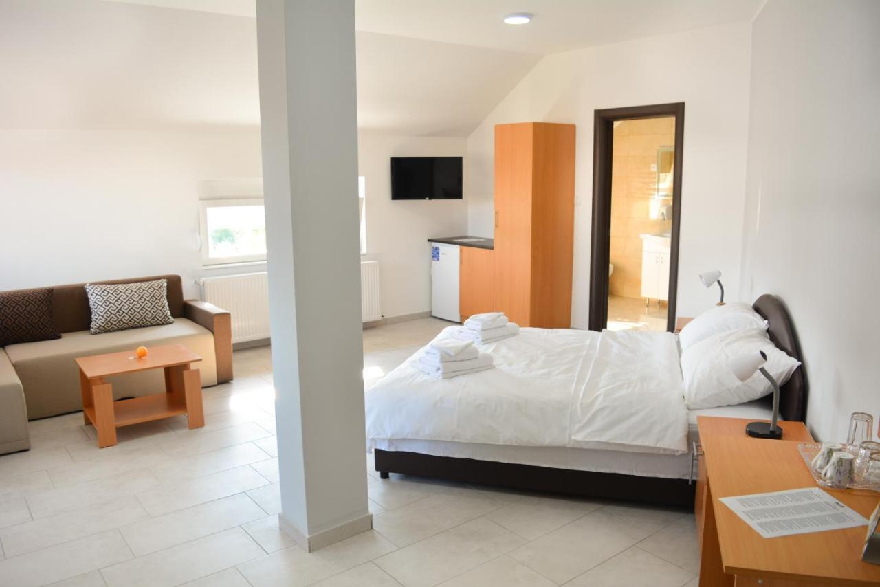 Deltix Apartments Βρσατς Εξωτερικό φωτογραφία